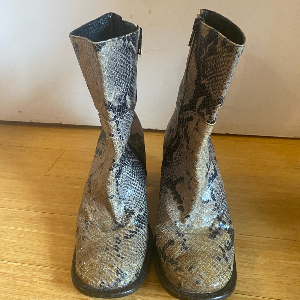 Betsy Johnson leather snake boots size 41.